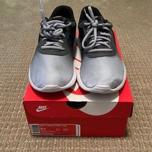 Nike Tanjun Print (GS) Running shoes Size 7Y